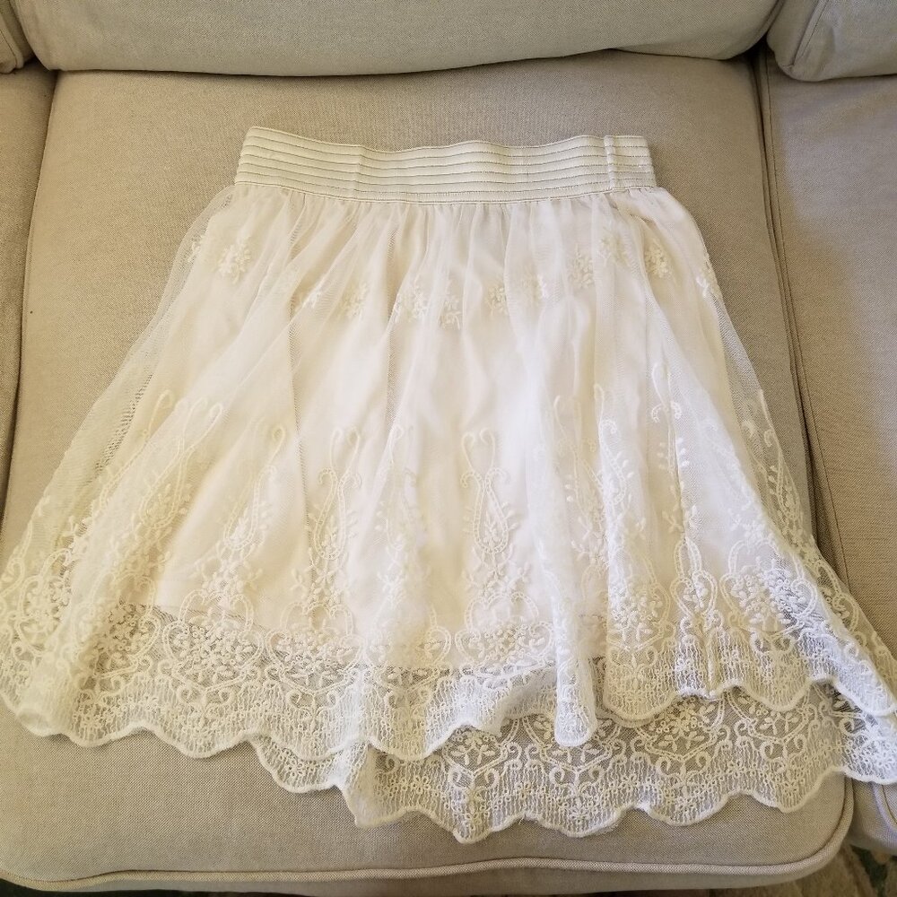 Cream/white lace Forever 21 skirt, size small